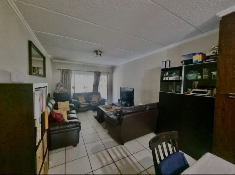 2 Bedroom Property for Sale in Bryanston Gauteng