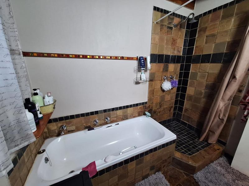 3 Bedroom Property for Sale in La Montagne Gauteng