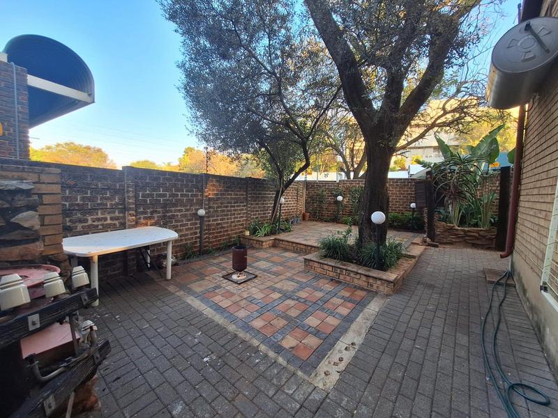 3 Bedroom Property for Sale in La Montagne Gauteng