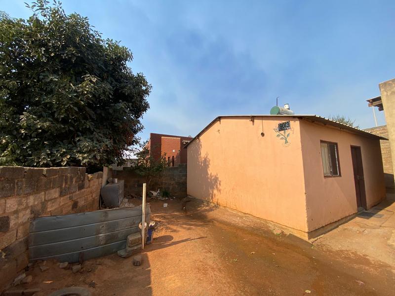 6 Bedroom Property for Sale in Ivory Park Gauteng