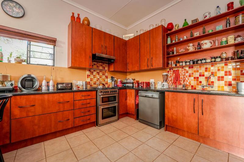 4 Bedroom Property for Sale in Roodekrans Gauteng