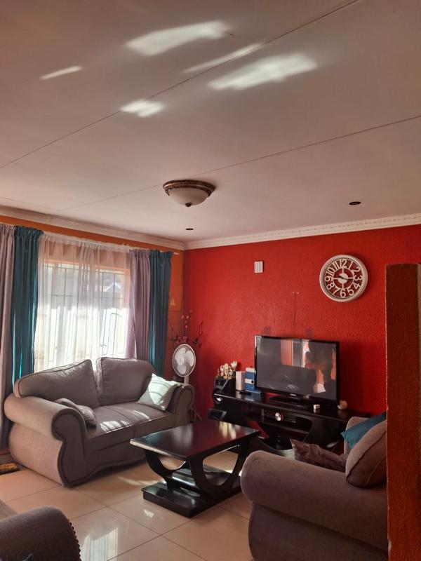 To Let 3 Bedroom Property for Rent in Naturena Gauteng