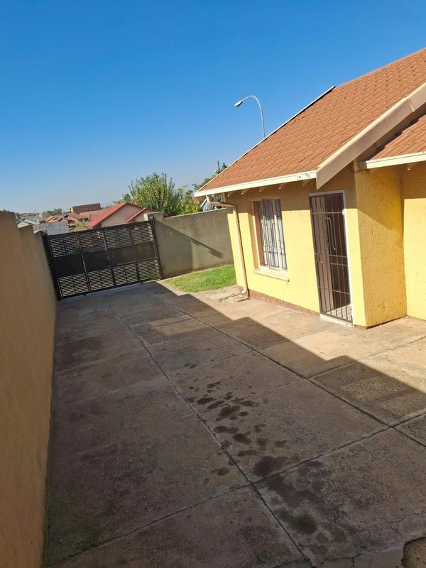 To Let 3 Bedroom Property for Rent in Naturena Gauteng