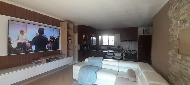 To Let 3 Bedroom Property for Rent in Thatchfield Gauteng