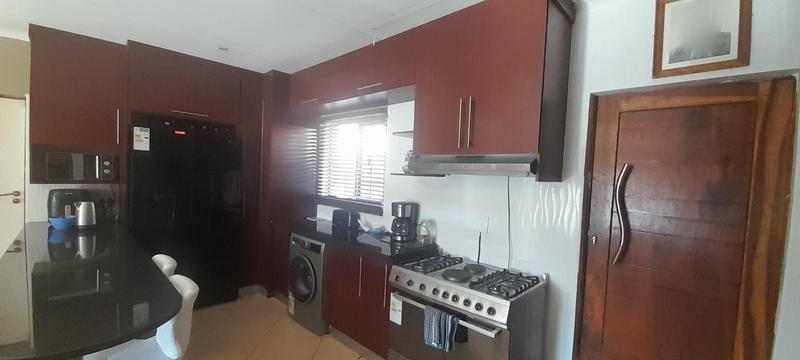 To Let 3 Bedroom Property for Rent in Thatchfield Gauteng