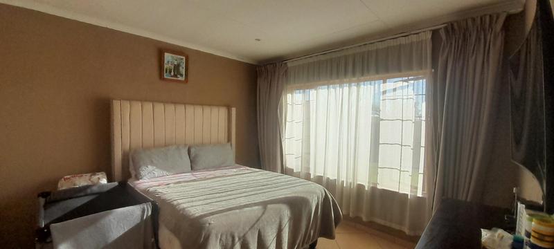 To Let 3 Bedroom Property for Rent in Thatchfield Gauteng