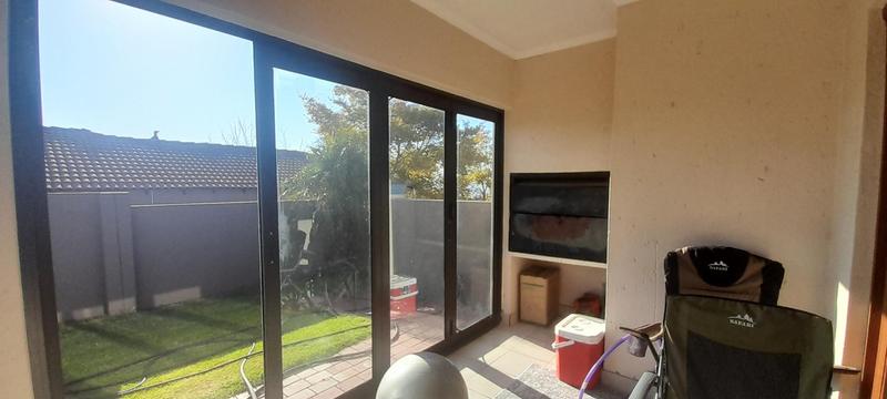 To Let 3 Bedroom Property for Rent in Thatchfield Gauteng