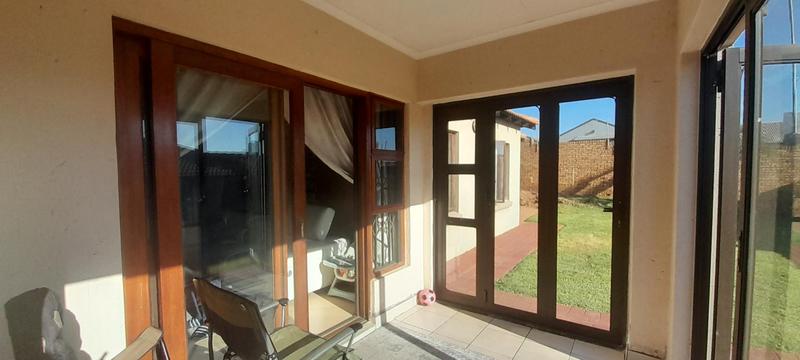 To Let 3 Bedroom Property for Rent in Thatchfield Gauteng