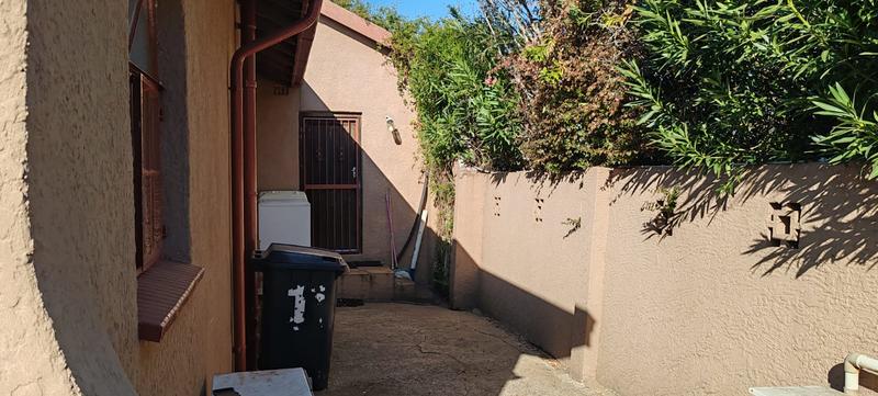 To Let 3 Bedroom Property for Rent in Meredale Gauteng