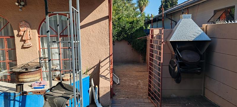 To Let 3 Bedroom Property for Rent in Meredale Gauteng