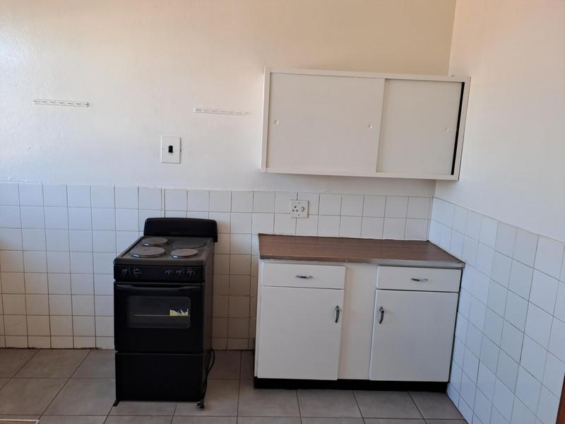 To Let 2 Bedroom Property for Rent in Florida Lake Gauteng