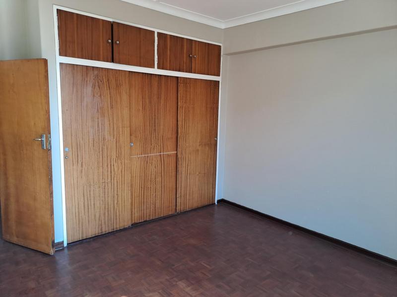 To Let 2 Bedroom Property for Rent in Florida Lake Gauteng