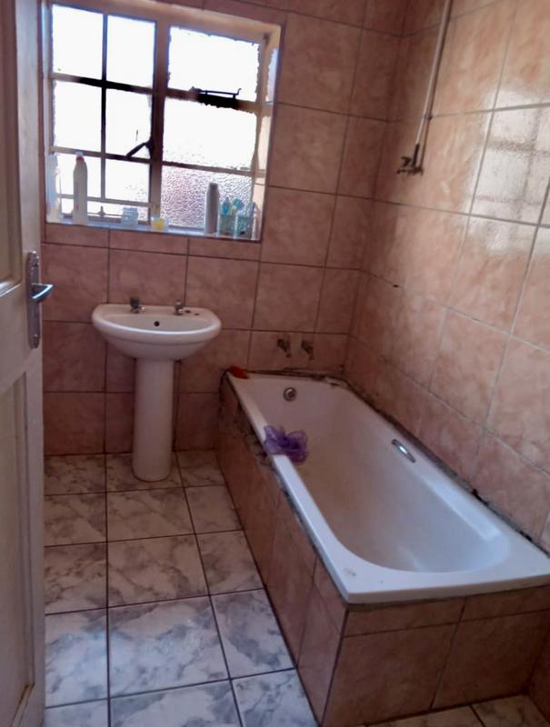 To Let 3 Bedroom Property for Rent in Elandsfontein Gauteng