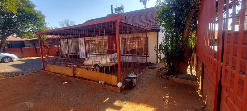 5 Bedroom Property for Sale in Georginia Gauteng