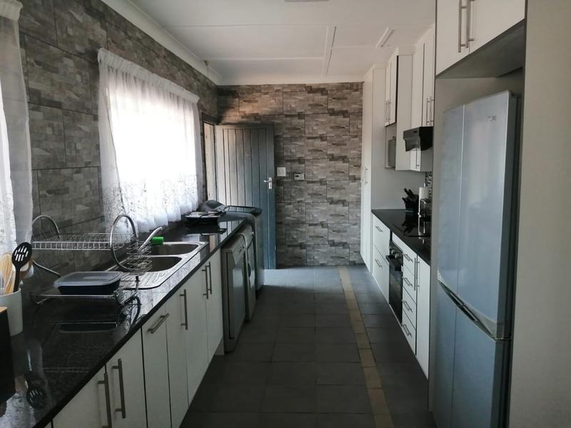 To Let 4 Bedroom Property for Rent in Casseldale Gauteng
