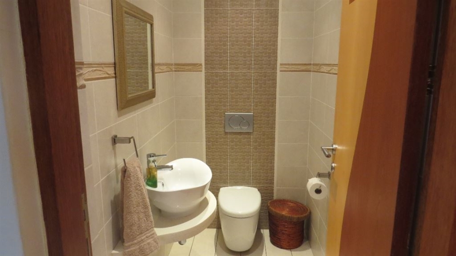 7 Bedroom Property for Sale in Zinkwazi Beach KwaZulu-Natal