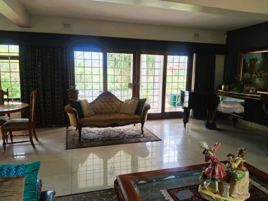 6 Bedroom Property for Sale in St Michaels On Sea KwaZulu-Natal