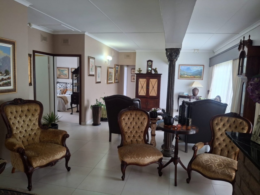 6 Bedroom Property for Sale in St Michaels On Sea KwaZulu-Natal