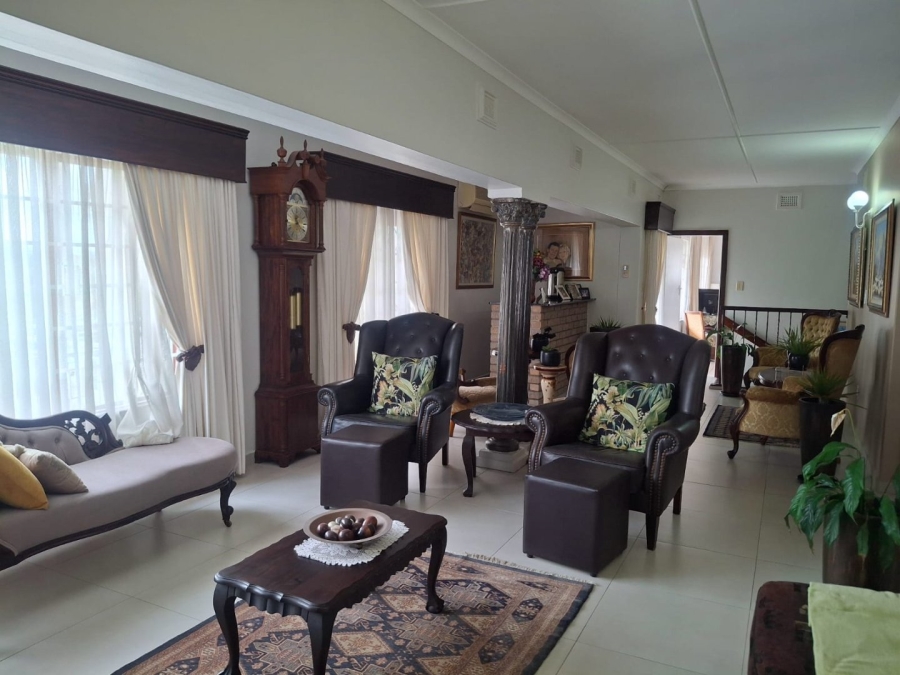 6 Bedroom Property for Sale in St Michaels On Sea KwaZulu-Natal