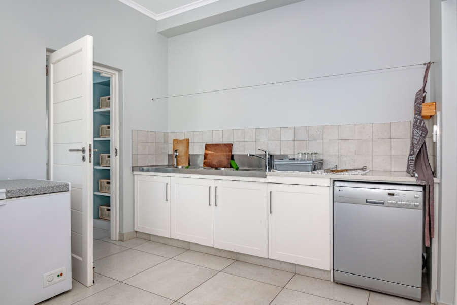 7 Bedroom Property for Sale in Zinkwazi Beach KwaZulu-Natal