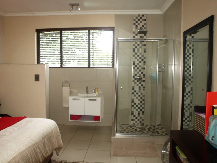 Commercial Property for Sale in Cliffdale KwaZulu-Natal