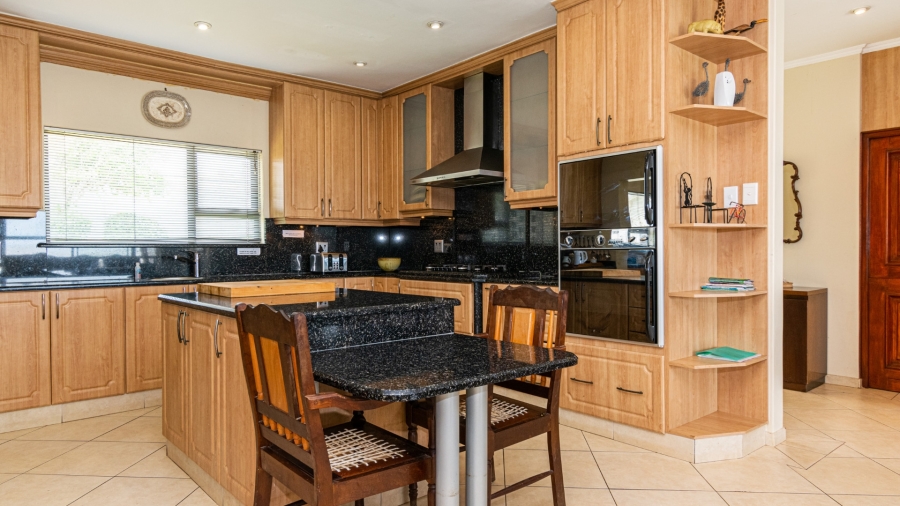 6 Bedroom Property for Sale in Tugela Mouth KwaZulu-Natal