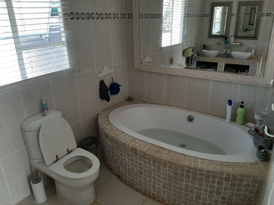8 Bedroom Property for Sale in Dundee KwaZulu-Natal
