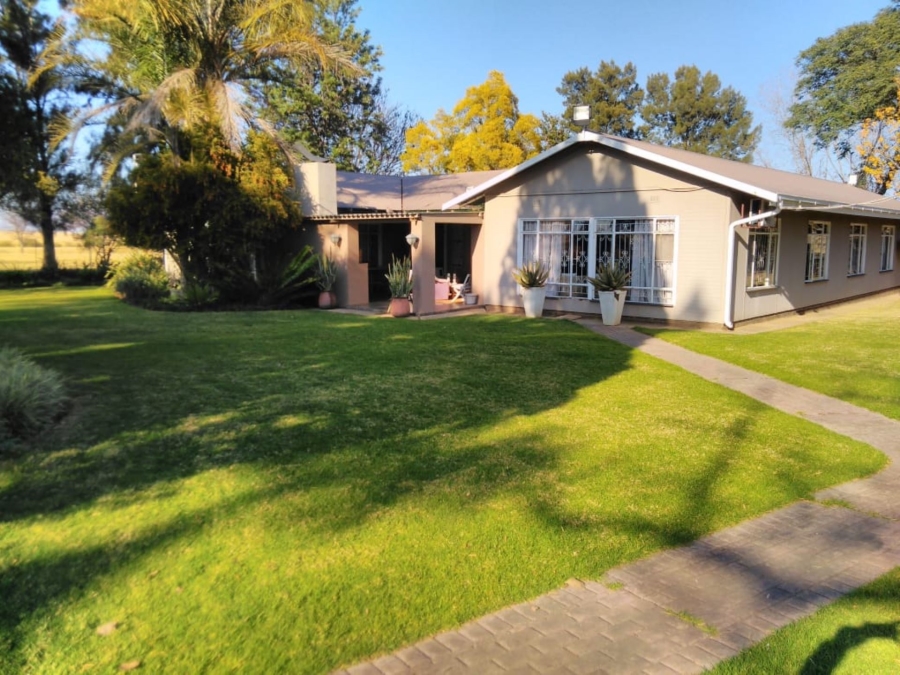 8 Bedroom Property for Sale in Dundee KwaZulu-Natal