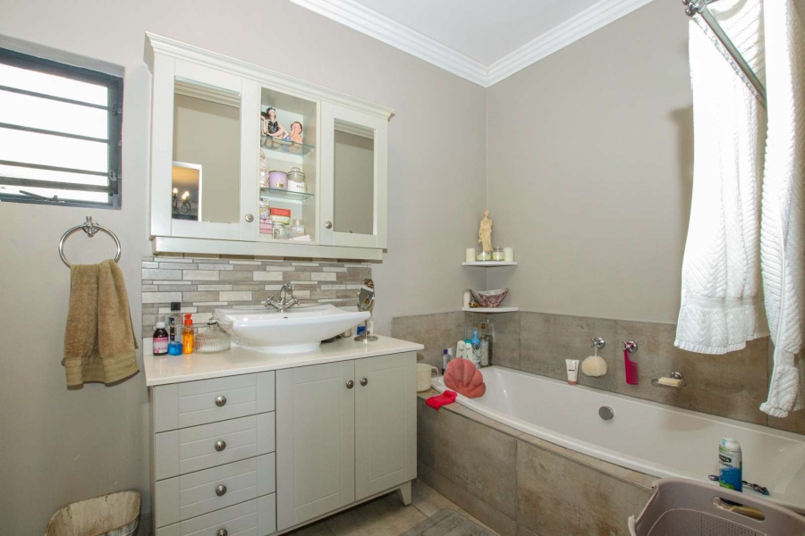 8 Bedroom Property for Sale in Umhlanga KwaZulu-Natal