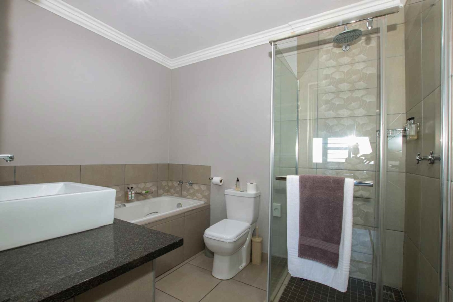 8 Bedroom Property for Sale in Umhlanga KwaZulu-Natal