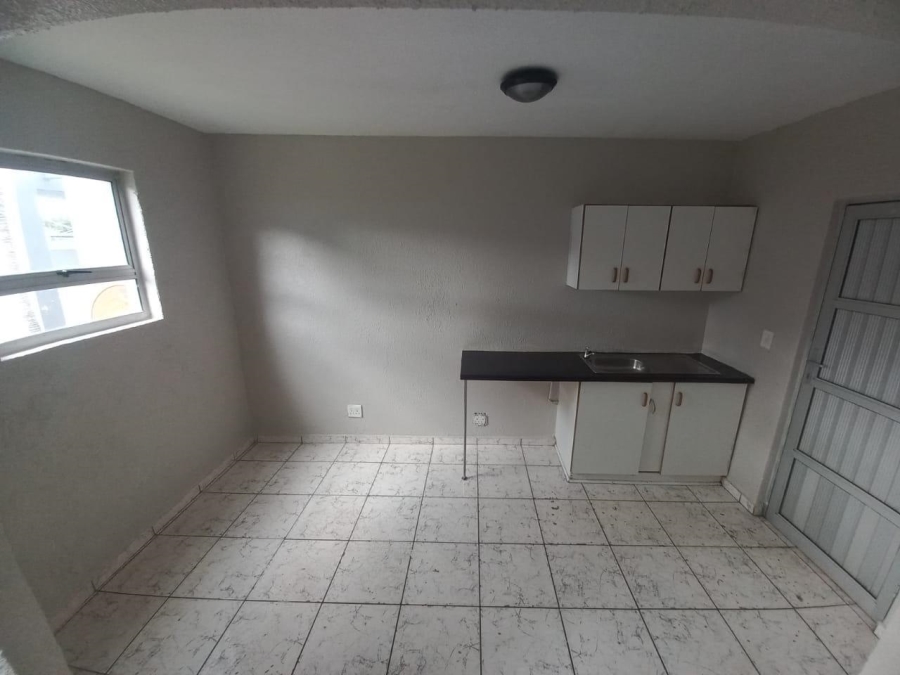 To Let 1 Bedroom Property for Rent in Meer En See KwaZulu-Natal