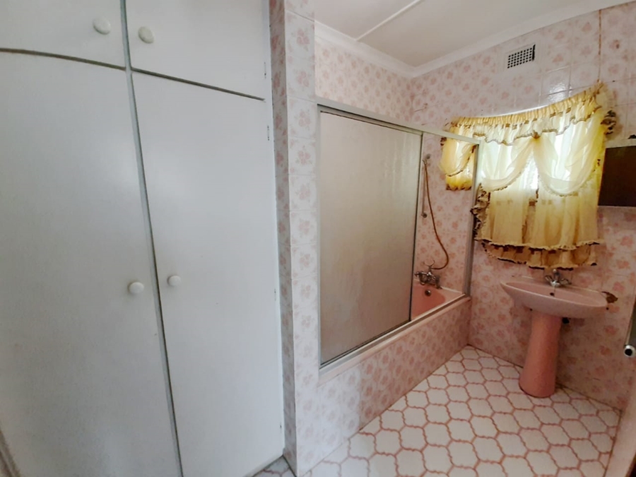 3 Bedroom Property for Sale in Ocean View KwaZulu-Natal