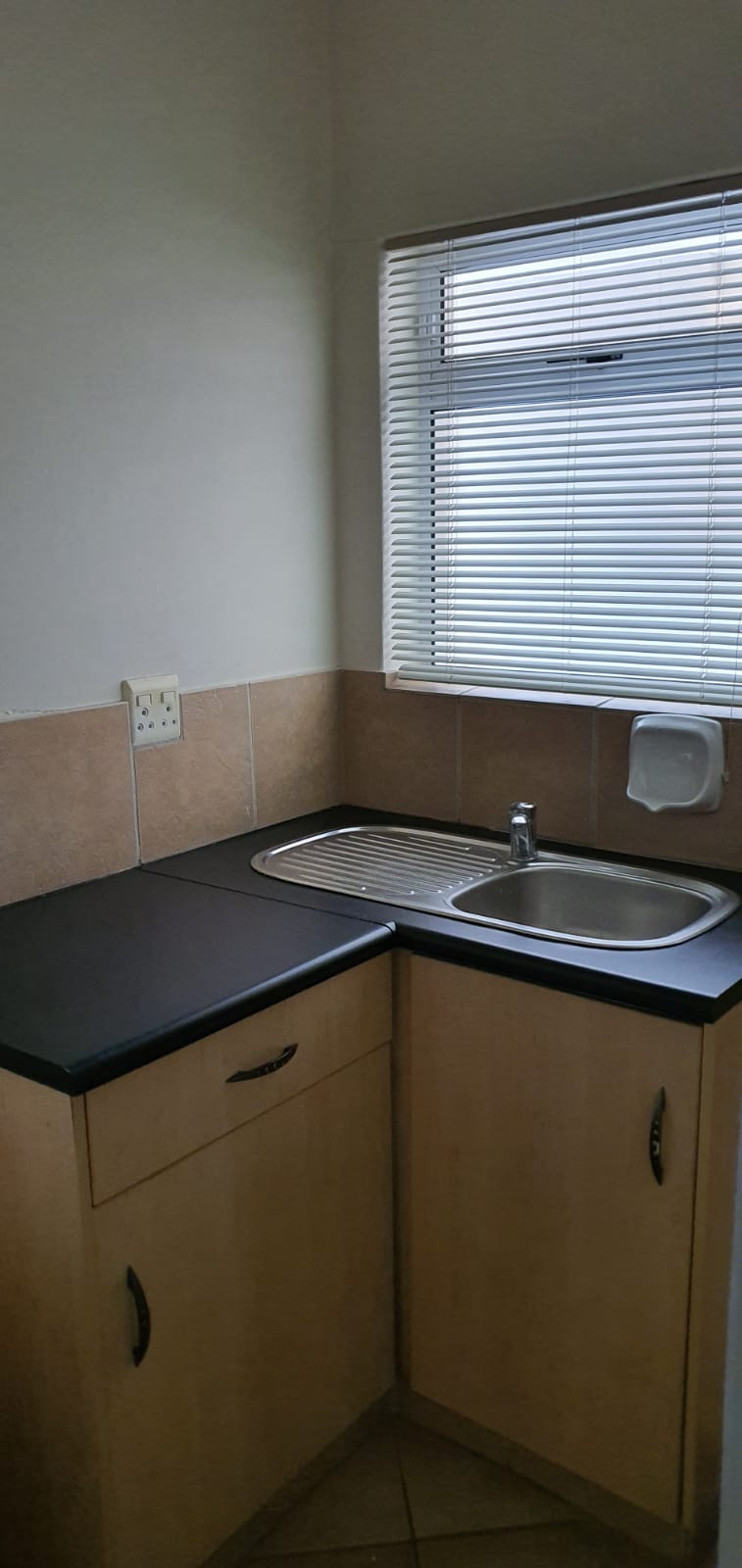 To Let Commercial Property for Rent in Umhlanga Ridge KwaZulu-Natal