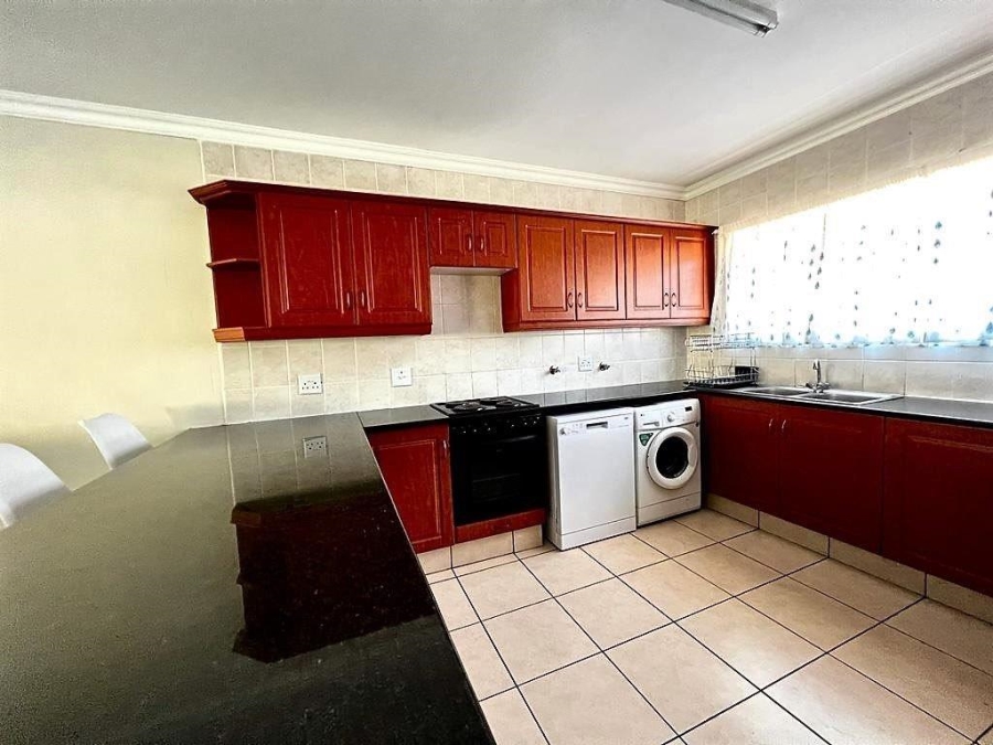 4 Bedroom Property for Sale in St Michaels On Sea KwaZulu-Natal