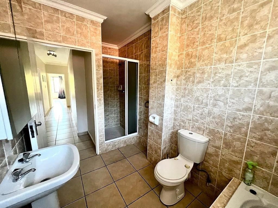 4 Bedroom Property for Sale in St Michaels On Sea KwaZulu-Natal