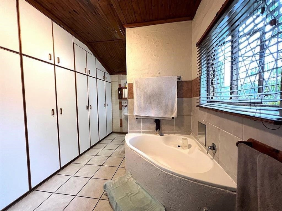 4 Bedroom Property for Sale in St Michaels On Sea KwaZulu-Natal