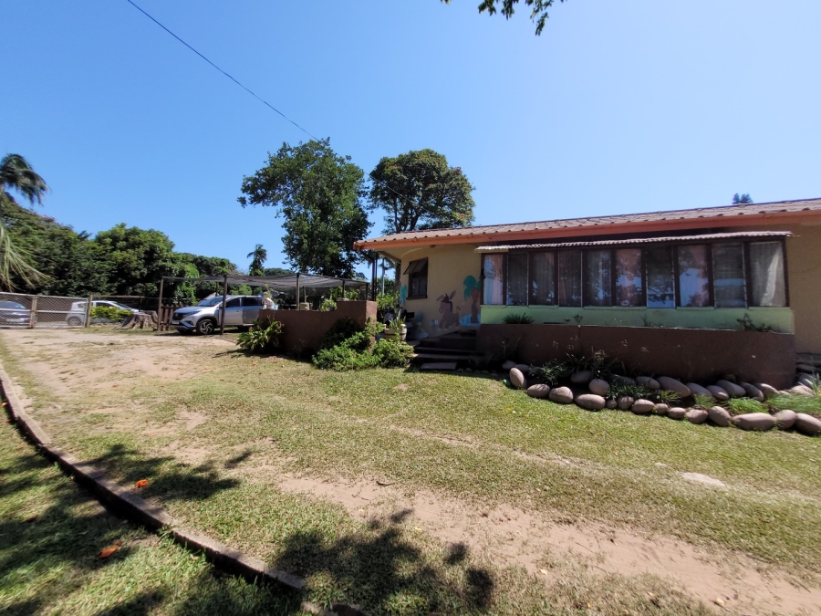 3 Bedroom Property for Sale in Umtentweni KwaZulu-Natal