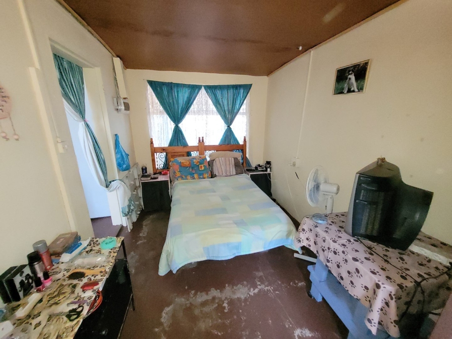 3 Bedroom Property for Sale in Umtentweni KwaZulu-Natal