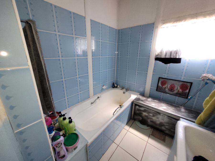 3 Bedroom Property for Sale in Umtentweni KwaZulu-Natal