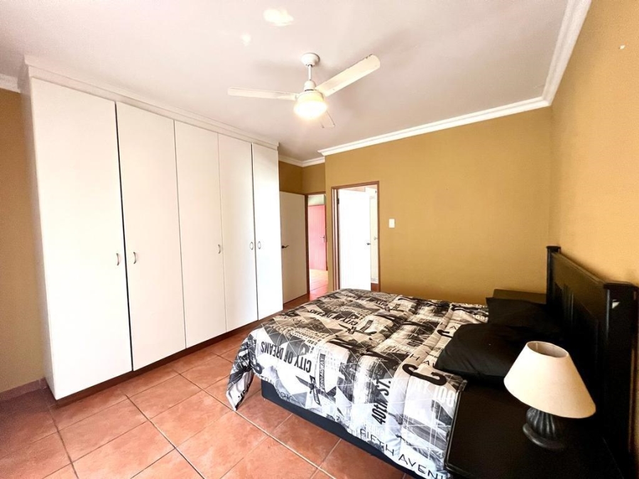 2 Bedroom Property for Sale in Uvongo KwaZulu-Natal