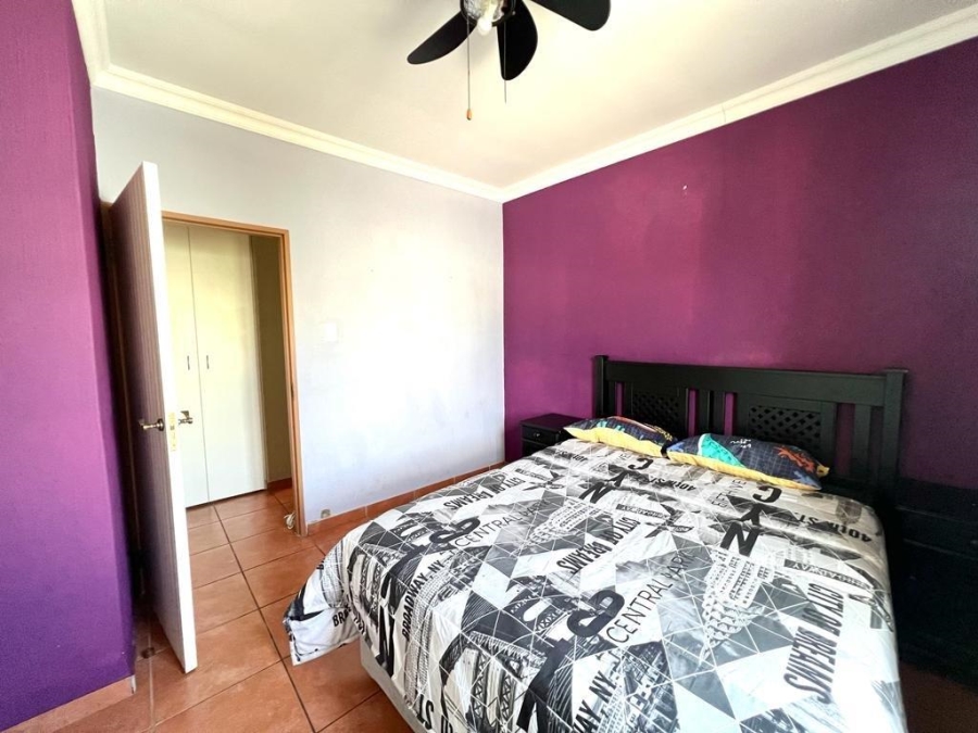 2 Bedroom Property for Sale in Uvongo KwaZulu-Natal