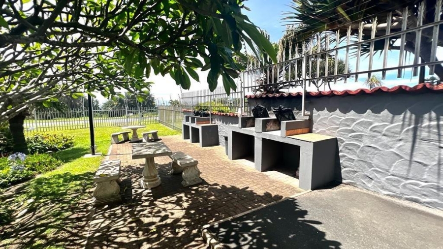 2 Bedroom Property for Sale in Uvongo KwaZulu-Natal