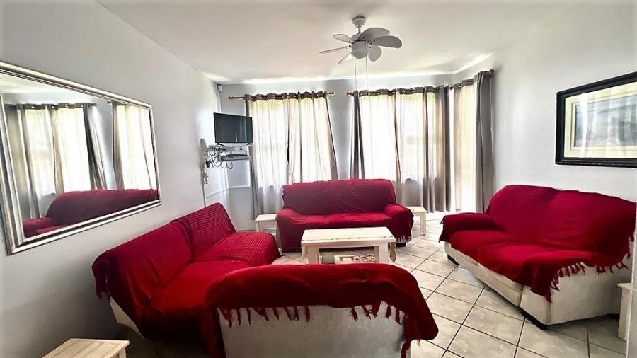2 Bedroom Property for Sale in Uvongo KwaZulu-Natal