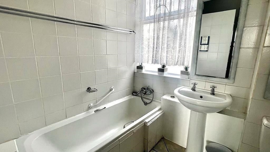 2 Bedroom Property for Sale in Uvongo KwaZulu-Natal