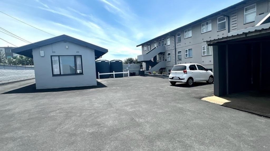 2 Bedroom Property for Sale in Uvongo KwaZulu-Natal