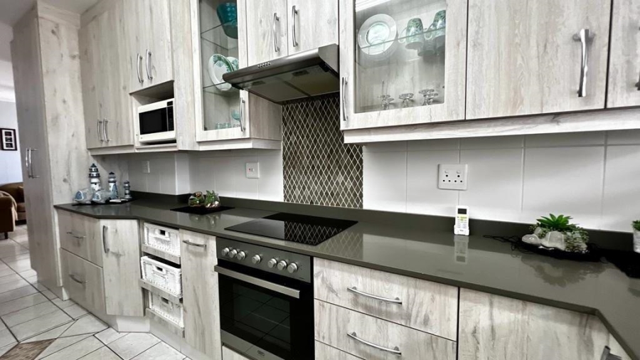 3 Bedroom Property for Sale in Manaba Beach KwaZulu-Natal