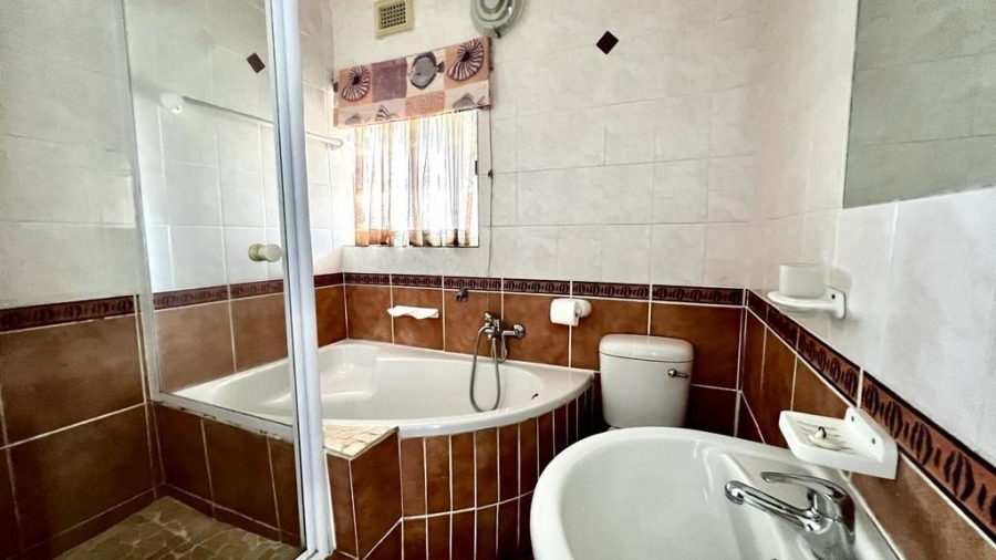 3 Bedroom Property for Sale in Manaba Beach KwaZulu-Natal