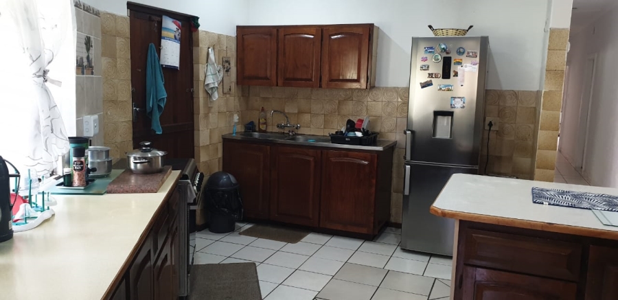 4 Bedroom Property for Sale in Umtentweni KwaZulu-Natal