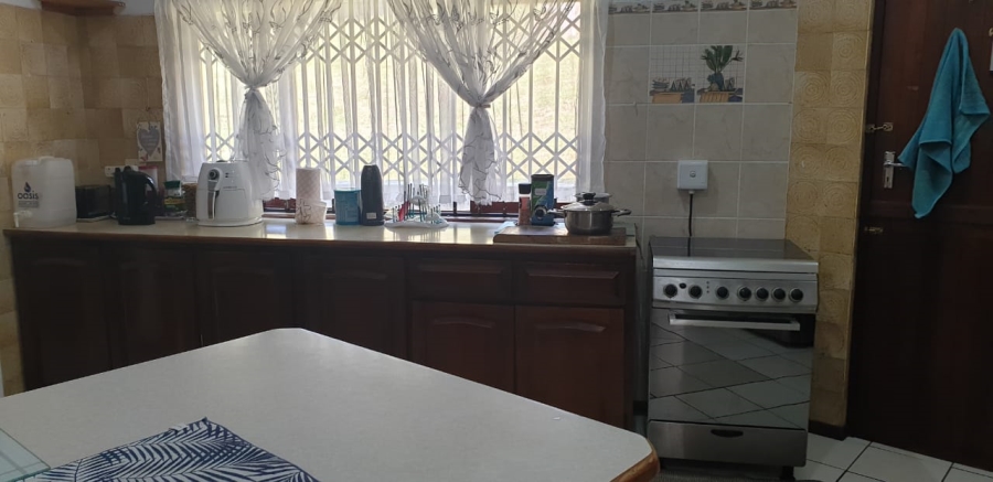 4 Bedroom Property for Sale in Umtentweni KwaZulu-Natal
