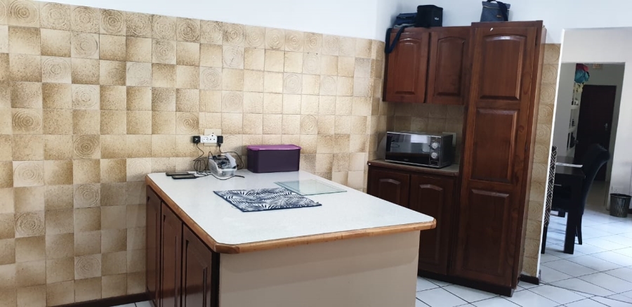 4 Bedroom Property for Sale in Umtentweni KwaZulu-Natal